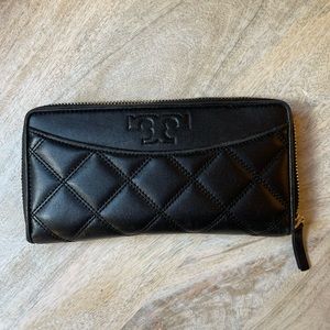 Authentic Tory Burch Wallet!!